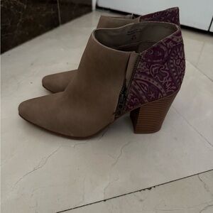 Elegant Tan and Purple Heeled Boots